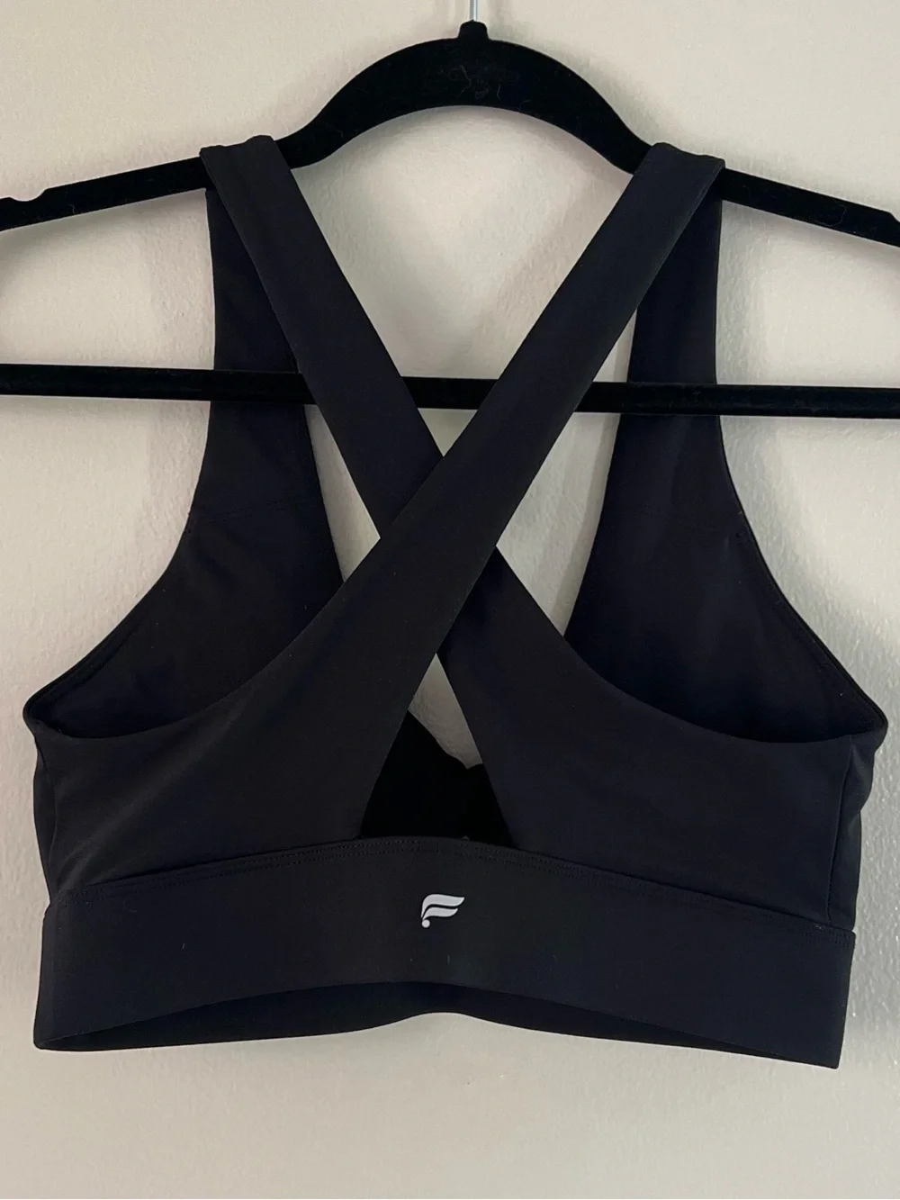 Fabletics Oasis Strappy Twist Sports Bra Athleisure for Gym, Running or Workouts